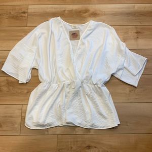 NWT 1.4.3 Super Cute White Blouse